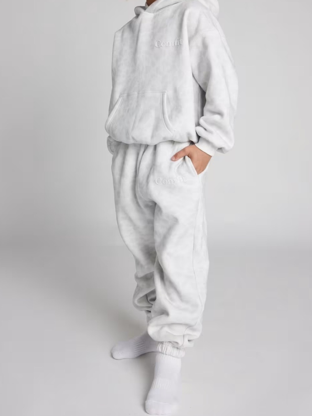Comfrt Cozy Kids XL/Adults small White Snow Leopard Fleece Set